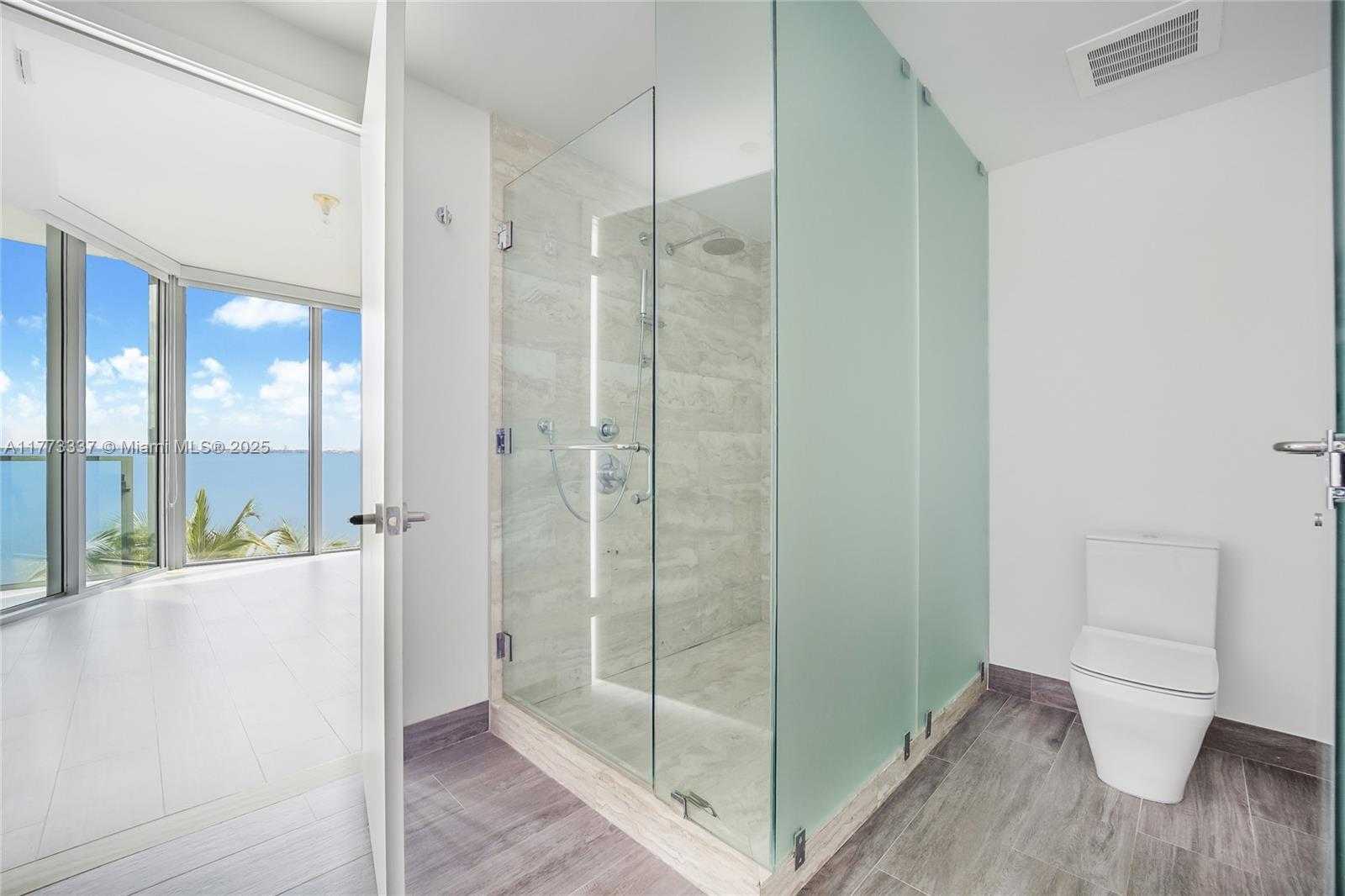 Small Image of 2900 NE 7th Ave, Miami, FL 33137, USA Number 5