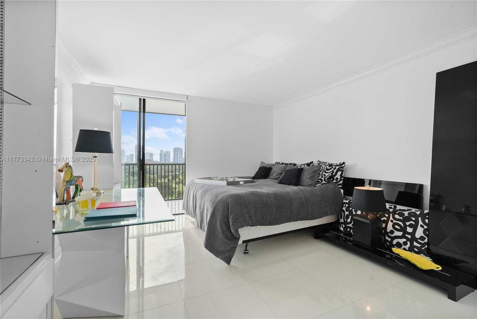 Small Image of 20301 WEST COUNTRY CLUB DR #1226, Aventura Number 7