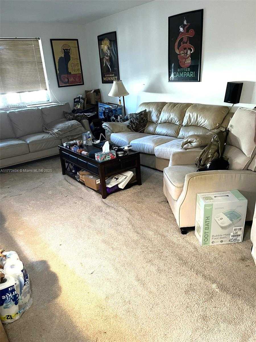 Small Image of 1821 NE 62nd St, Fort Lauderdale, FL 33308, USA Number 5