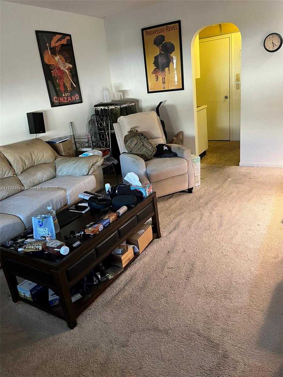 Small Image of 1821 NE 62nd St, Fort Lauderdale, FL 33308, USA Number 6