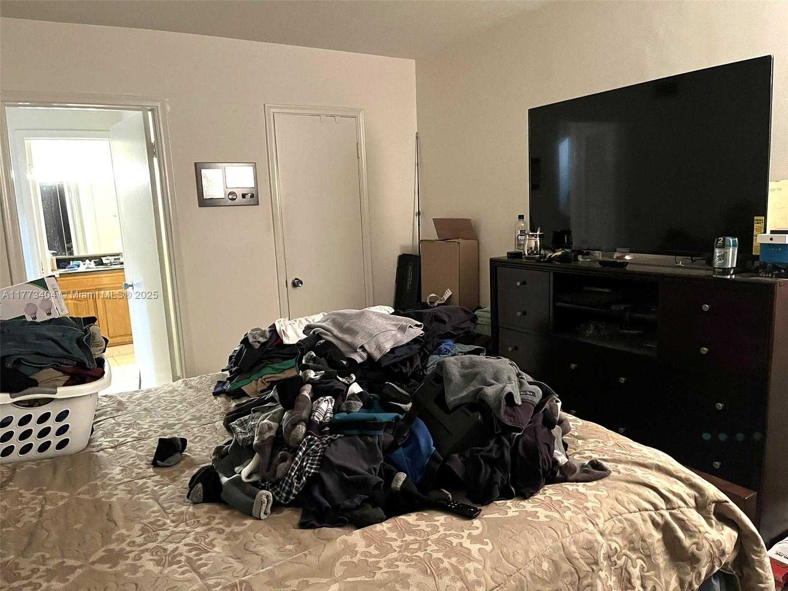 Small Image of 1821 NE 62nd St, Fort Lauderdale, FL 33308, USA Number 7