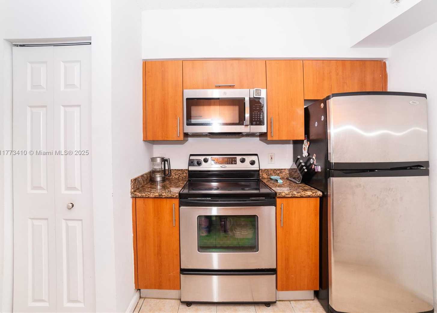 Small Image of 17125 NORTH BAY RD #3605, Sunny Isles Beach Number 11