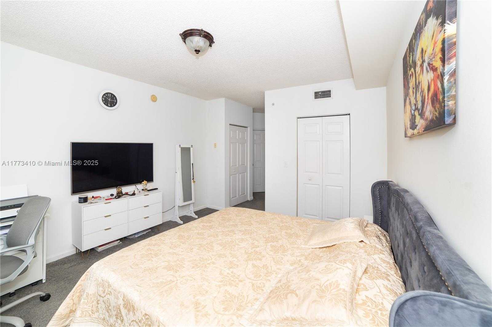 Small Image of 17125 NORTH BAY RD #3605, Sunny Isles Beach Number 24