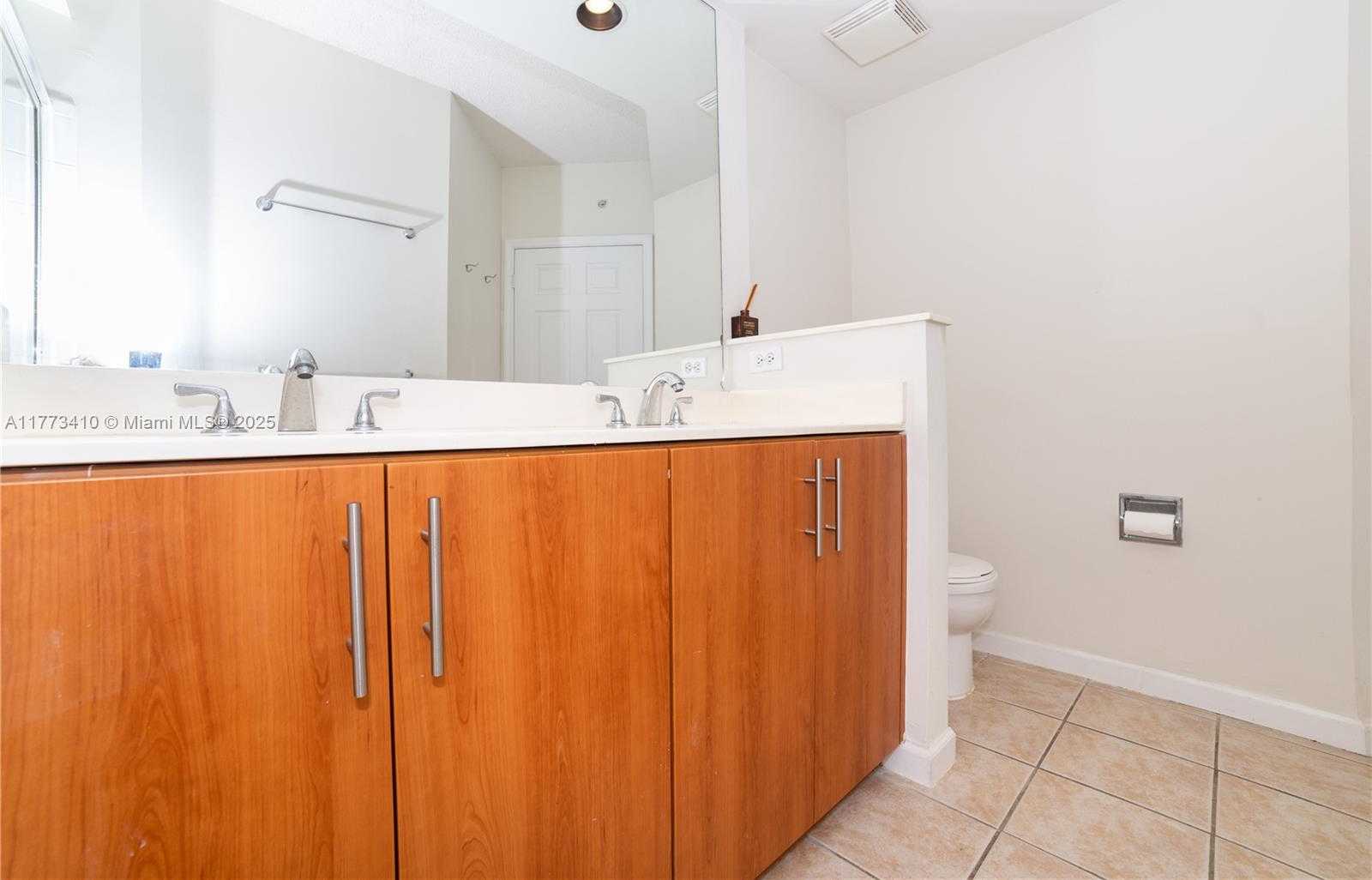 Small Image of 17125 NORTH BAY RD #3605, Sunny Isles Beach Number 26