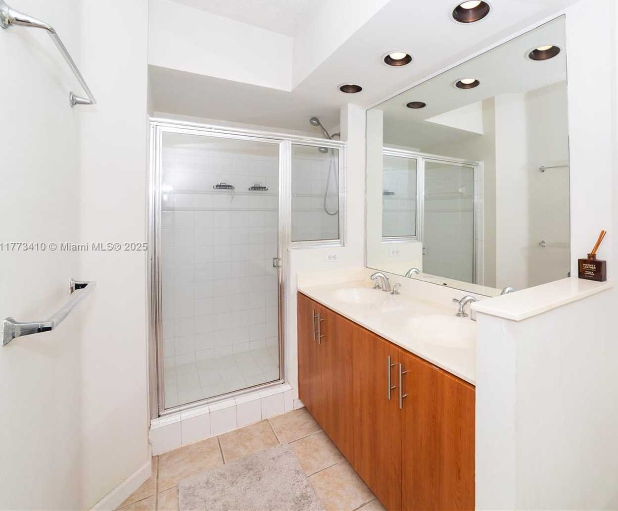 Small Image of 17125 NORTH BAY RD #3605, Sunny Isles Beach Number 28