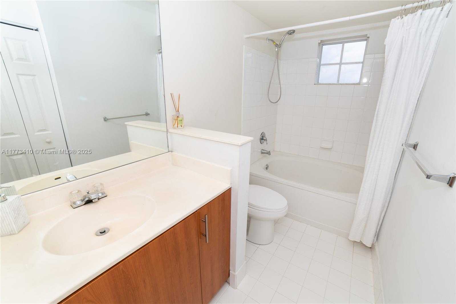 Small Image of 17125 NORTH BAY RD #3605, Sunny Isles Beach Number 41