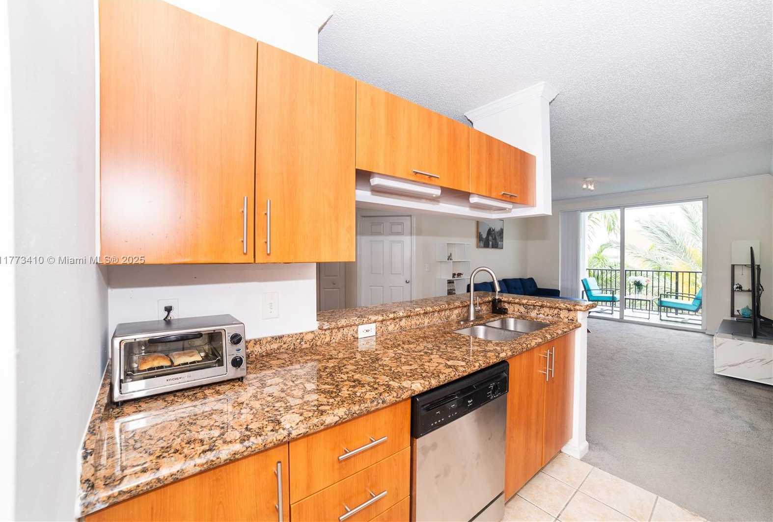Small Image of 17125 NORTH BAY RD #3605, Sunny Isles Beach Number 5