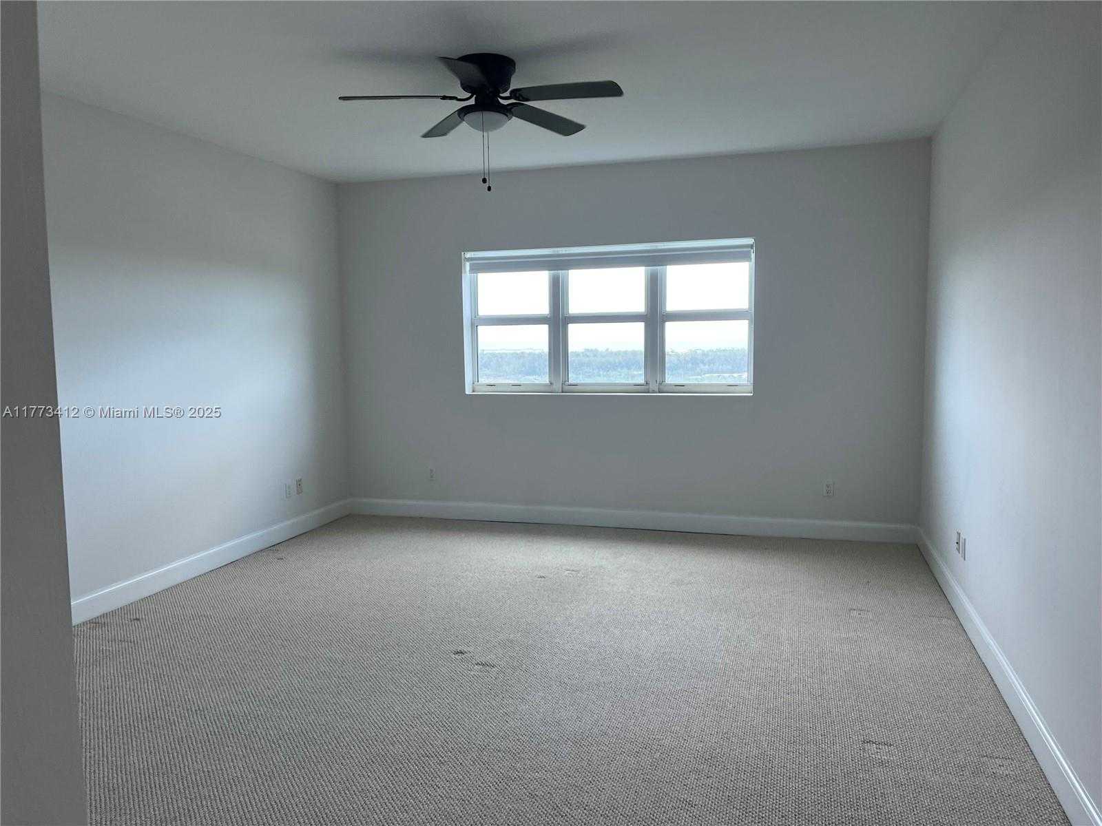 Small Image of 14951 ROYAL OAKS LN #2206, North Miami Number 10