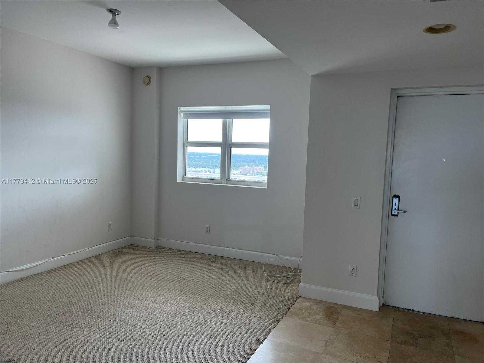 Small Image of 14951 ROYAL OAKS LN #2206, North Miami Number 13