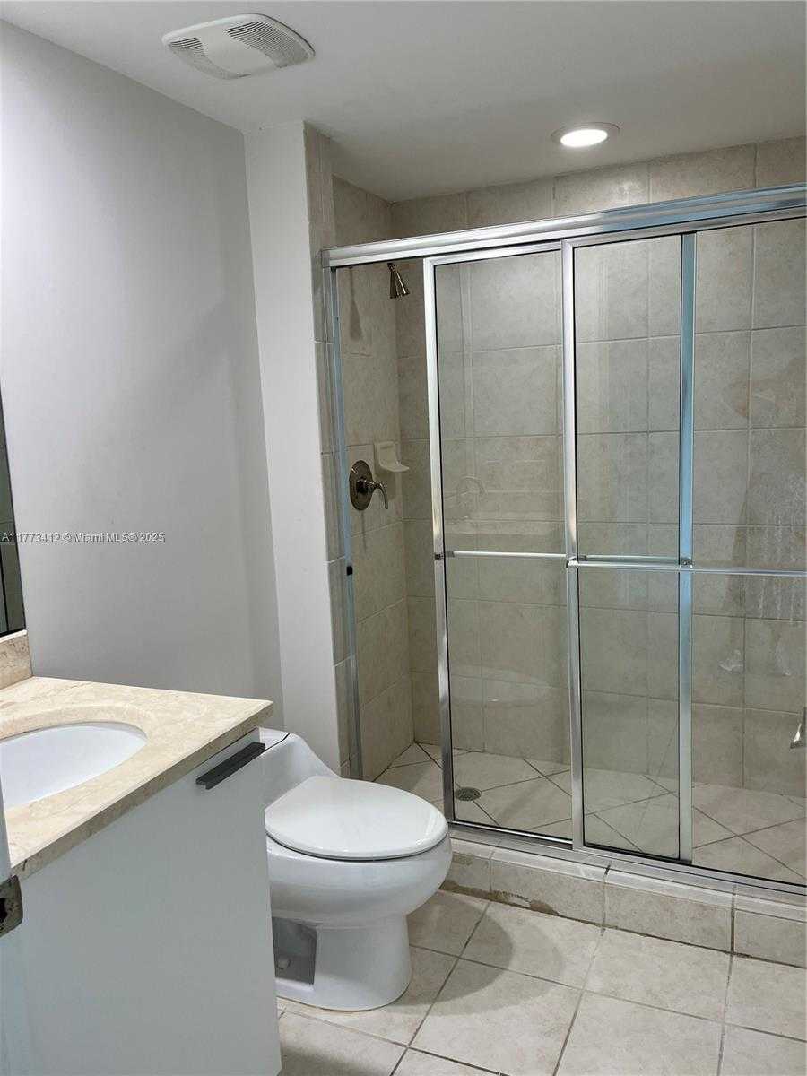 Small Image of 14951 ROYAL OAKS LN #2206, North Miami Number 14