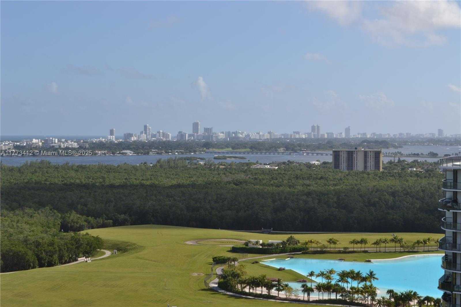 Small Image of 14951 ROYAL OAKS LN #2206, North Miami Number 15