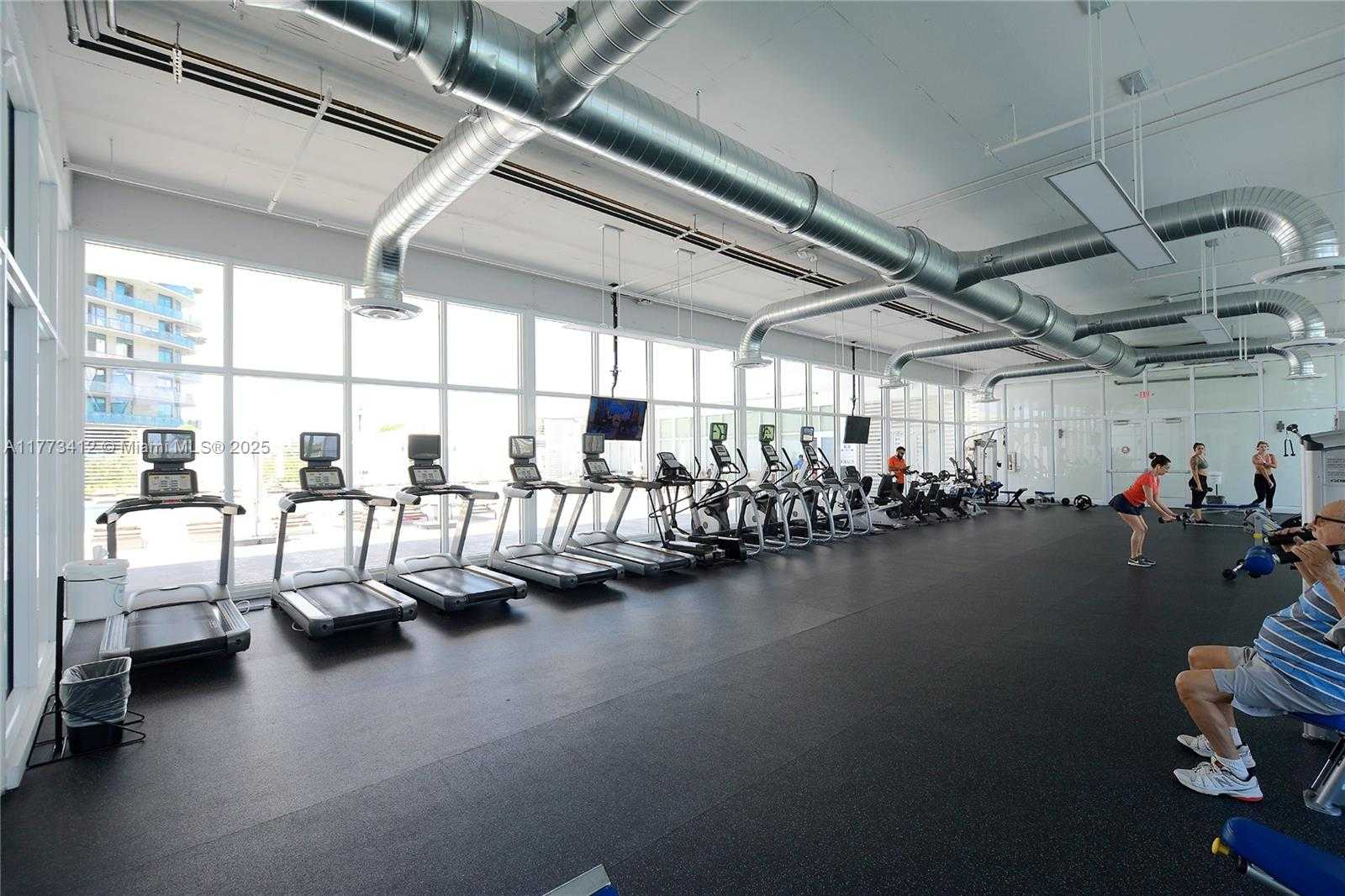 Small Image of 14951 ROYAL OAKS LN #2206, North Miami Number 21