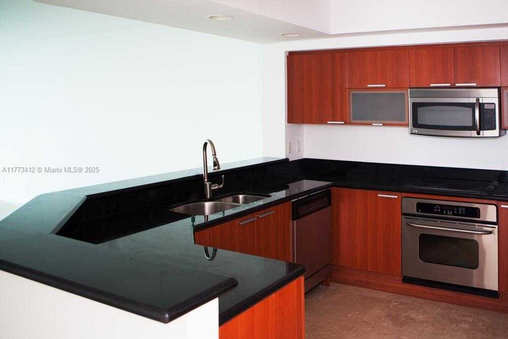 Small Image of 14951 ROYAL OAKS LN #2206, North Miami Number 6