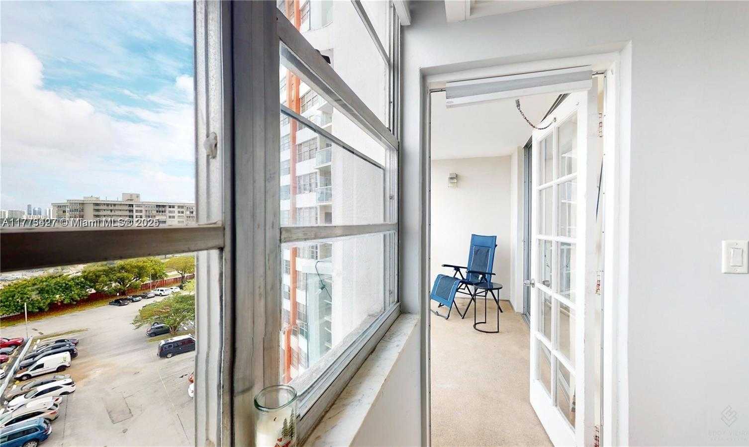 Small Image of 1351 NORTH EAST MIAMI GARDENS DR #704E, Miami Number 18
