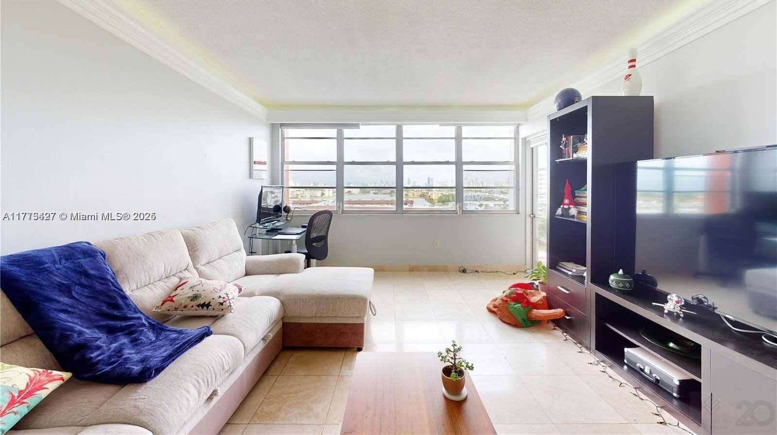 Small Image of 1351 NORTH EAST MIAMI GARDENS DR #704E, Miami Number 2