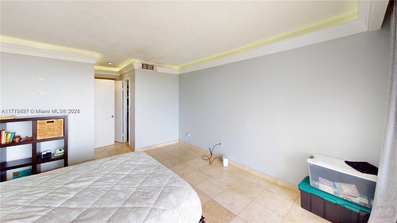 Small Image of 1351 NORTH EAST MIAMI GARDENS DR #704E, Miami Number 22