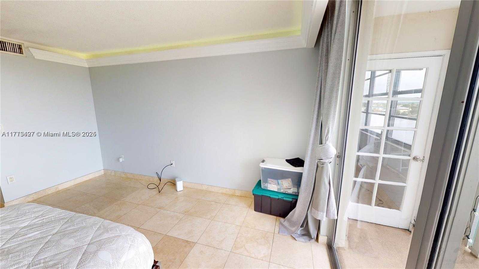 Small Image of 1351 NORTH EAST MIAMI GARDENS DR #704E, Miami Number 23