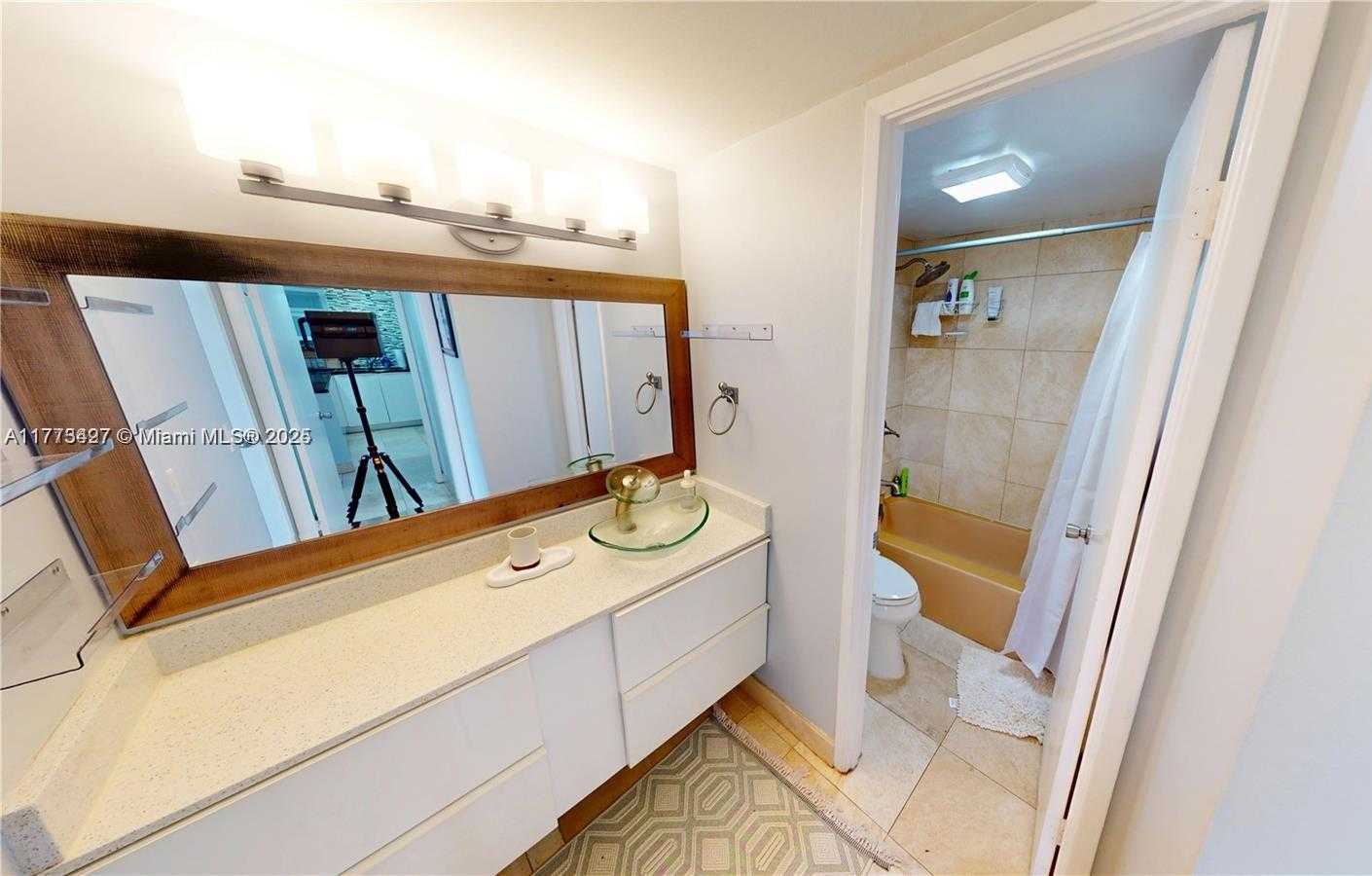 Small Image of 1351 NORTH EAST MIAMI GARDENS DR #704E, Miami Number 27