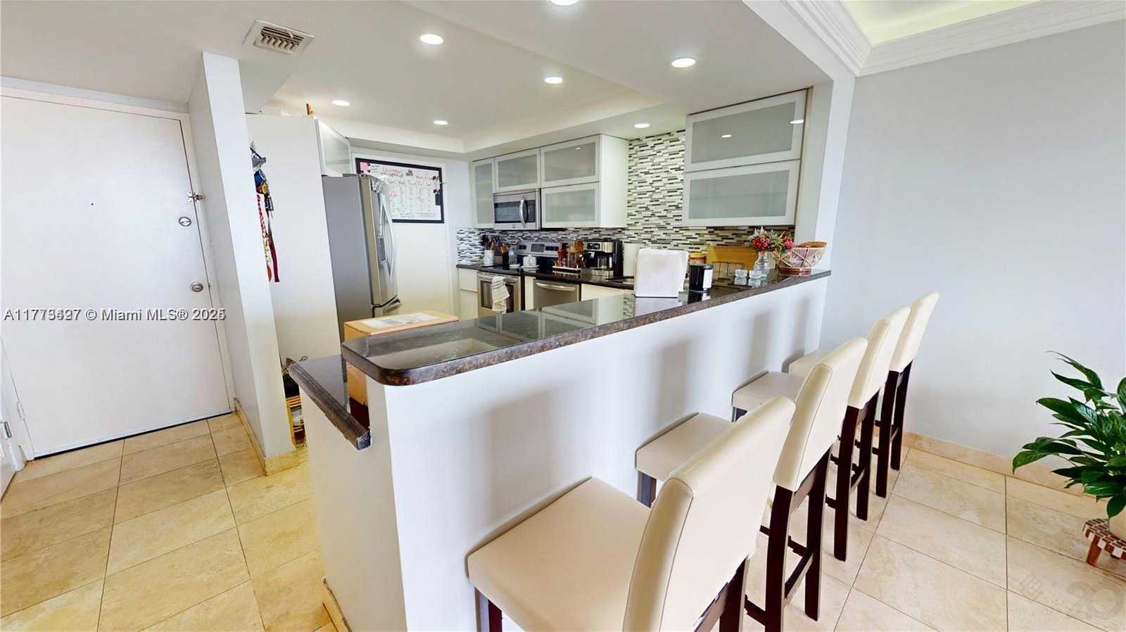Small Image of 1351 NORTH EAST MIAMI GARDENS DR #704E, Miami Number 3