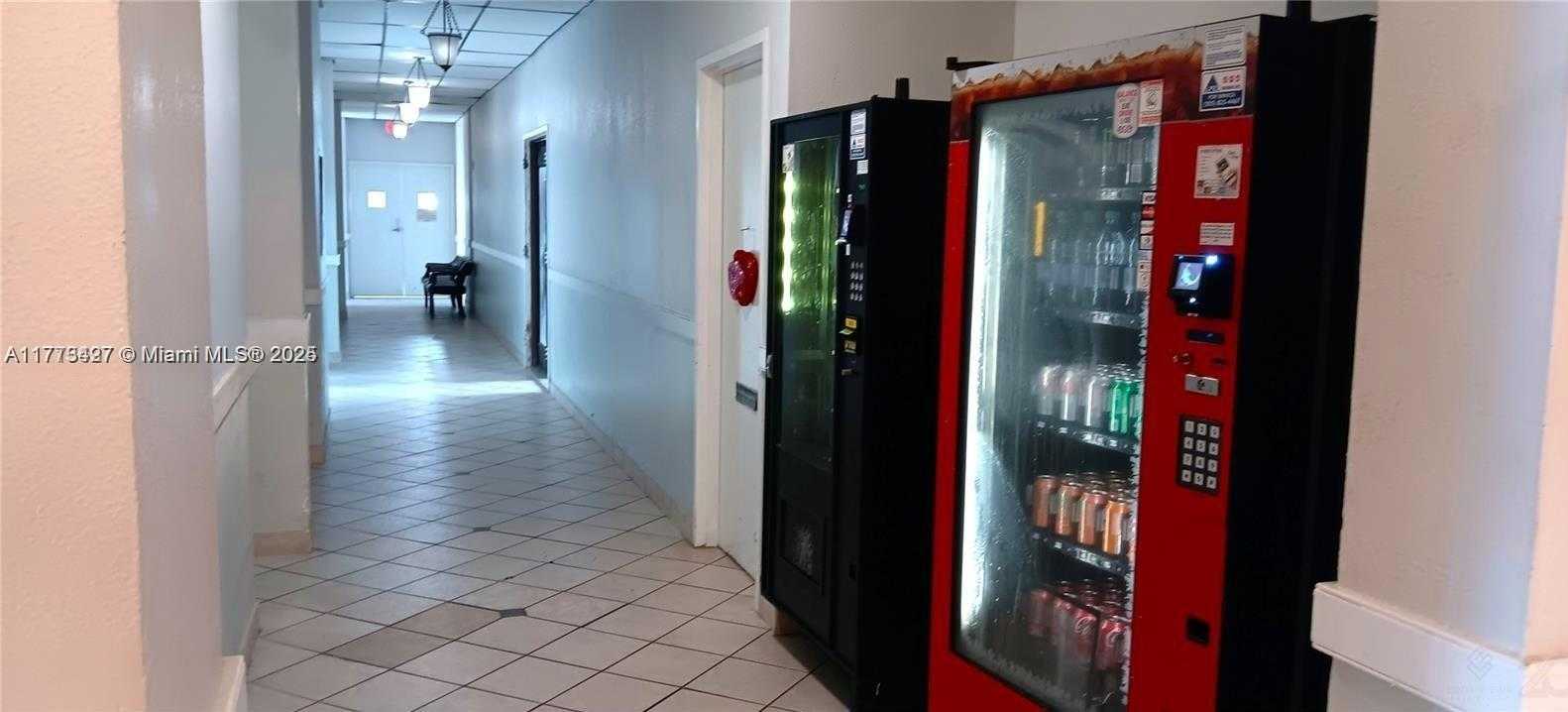 Small Image of 1351 NORTH EAST MIAMI GARDENS DR #704E, Miami Number 30