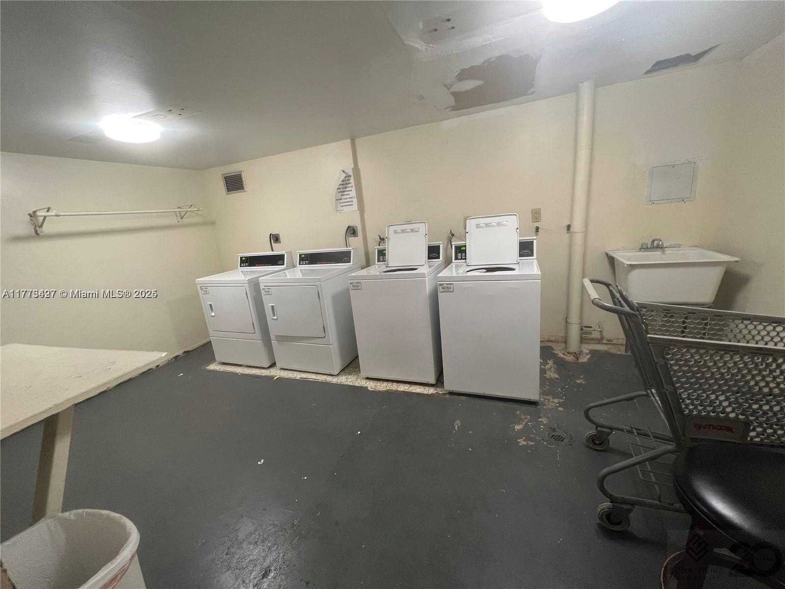 Small Image of 1351 NORTH EAST MIAMI GARDENS DR #704E, Miami Number 37