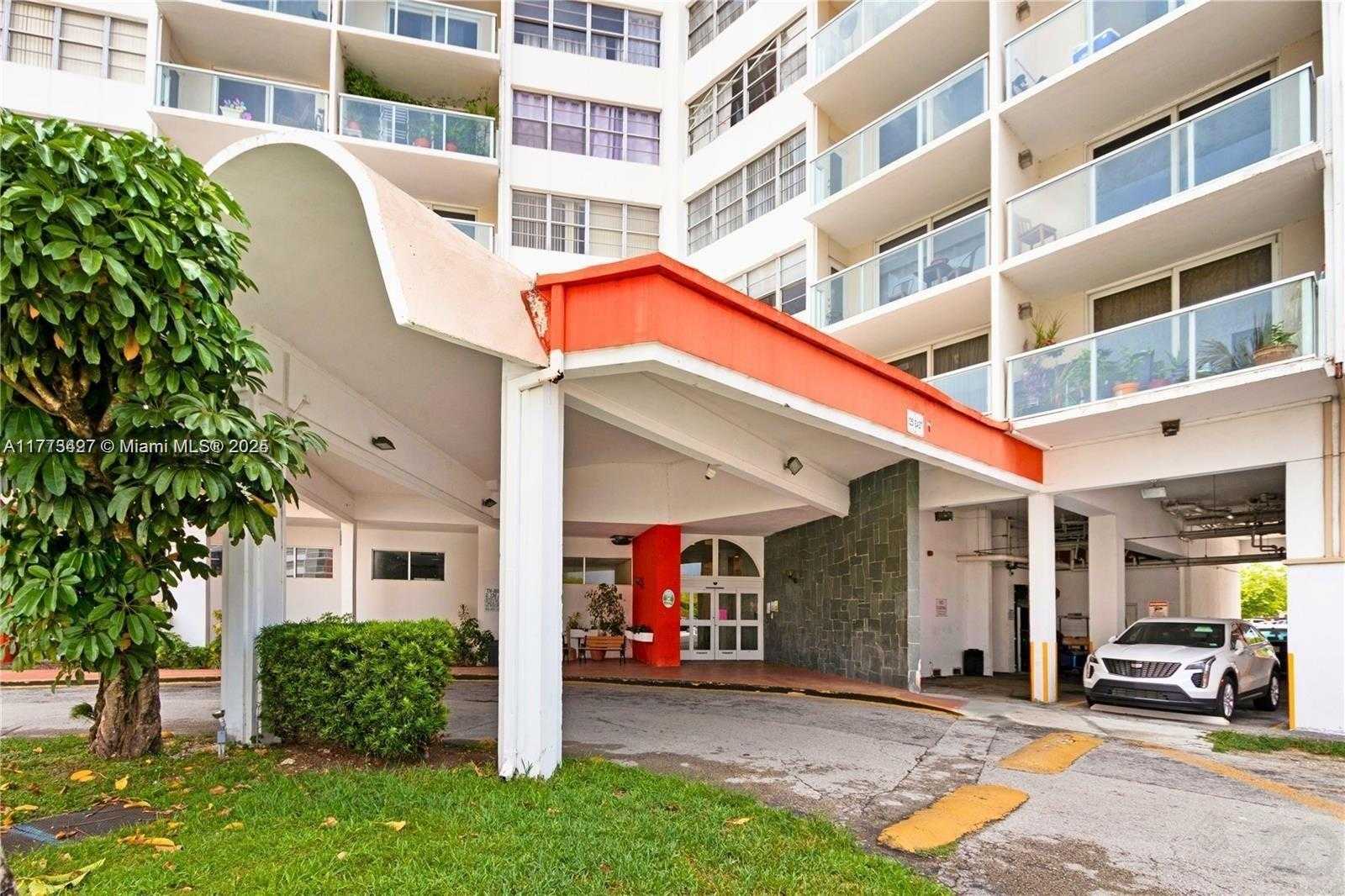 Small Image of 1351 NORTH EAST MIAMI GARDENS DR #704E, Miami Number 41