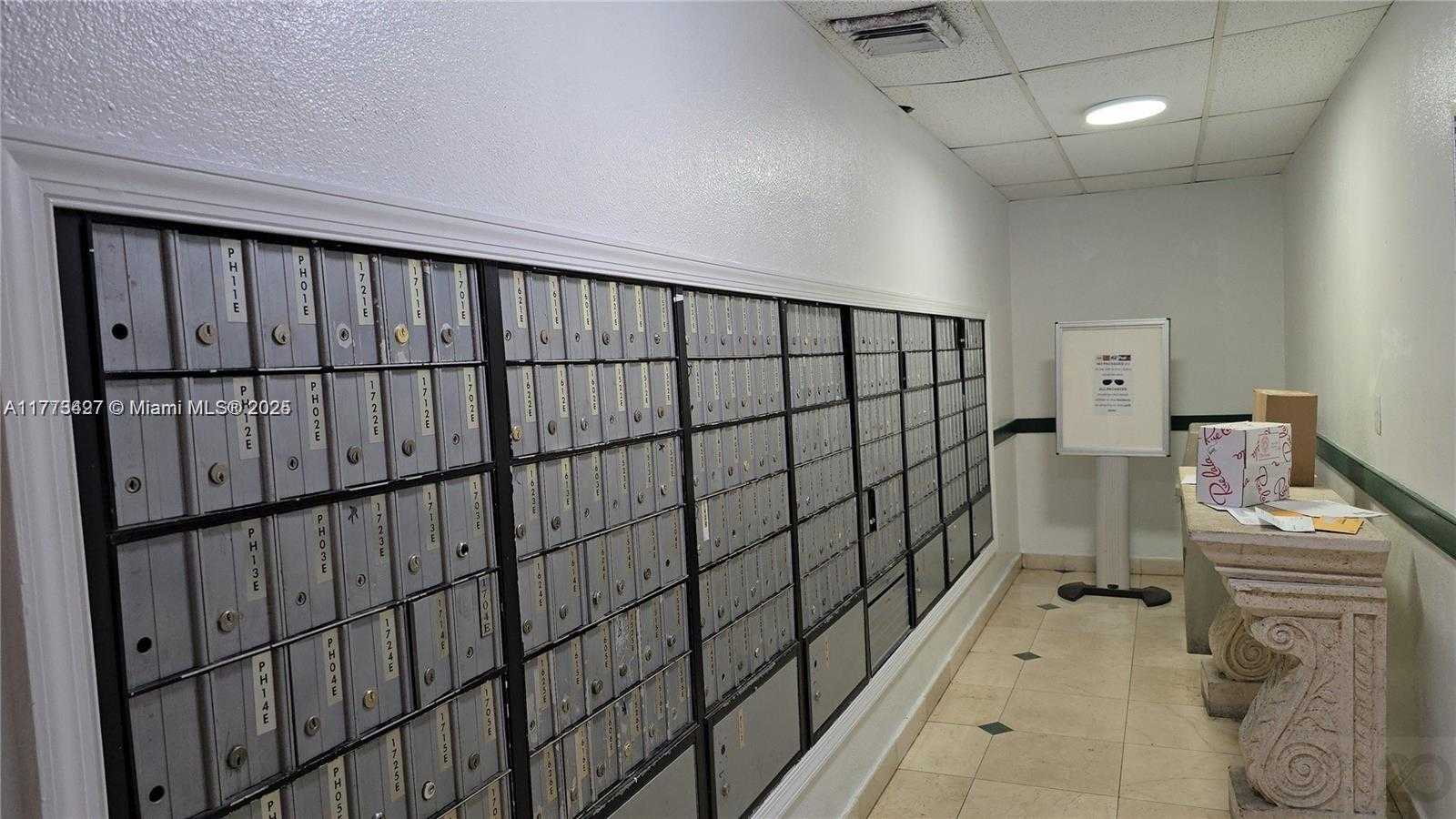 Small Image of 1351 NORTH EAST MIAMI GARDENS DR #704E, Miami Number 45