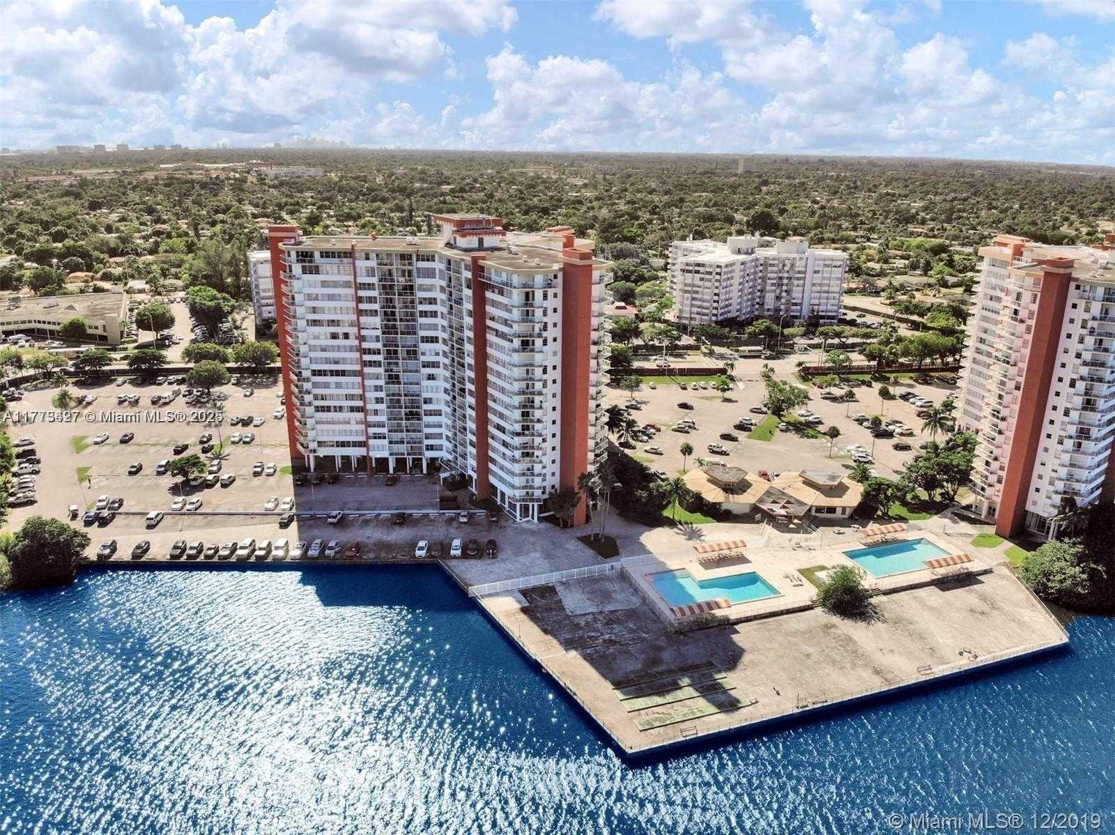 Small Image of 1351 NORTH EAST MIAMI GARDENS DR #704E, Miami Number 54