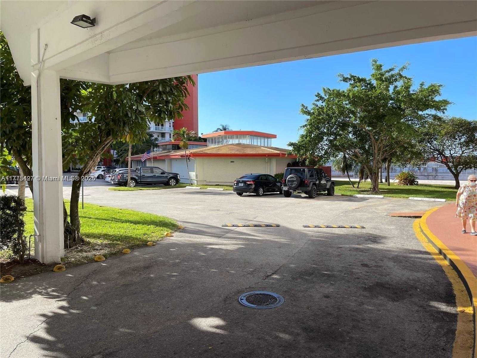 Small Image of 1351 NORTH EAST MIAMI GARDENS DR #704E, Miami Number 73