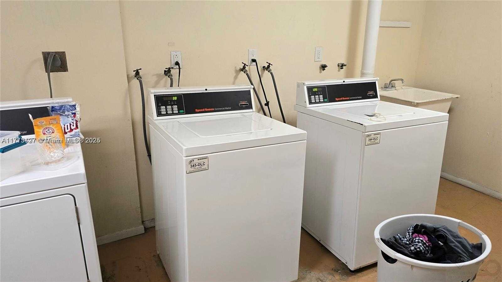 Small Image of 1351 NORTH EAST MIAMI GARDENS DR #704E, Miami Number 76