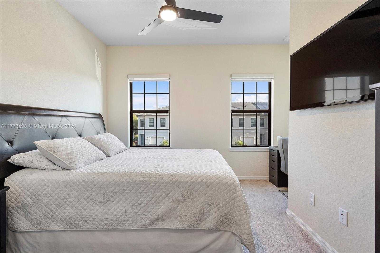 Small Image of 2157 SOUTH APPLETON CIR S #2157, Oakland Park Number 23