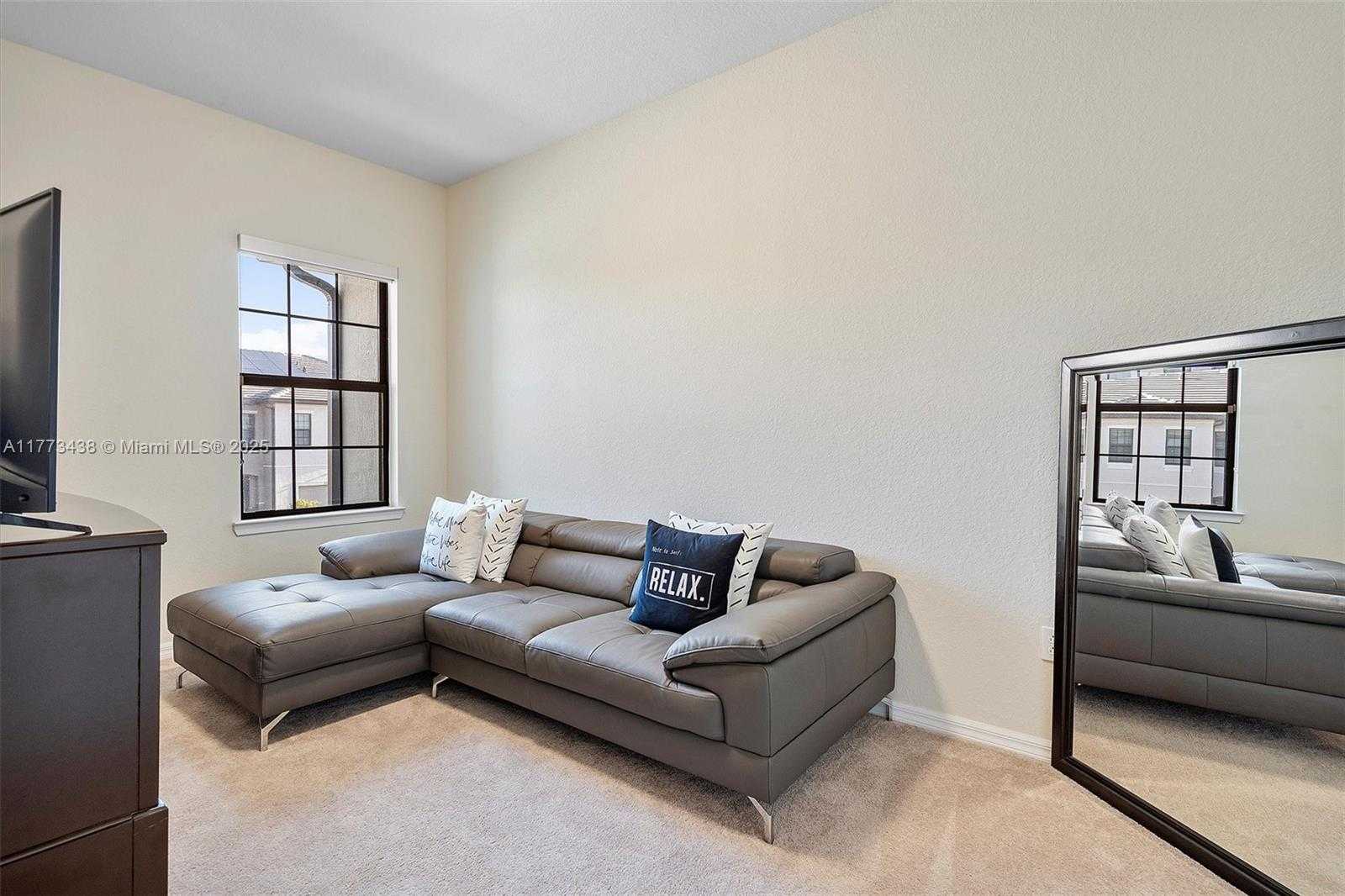 Small Image of 2157 SOUTH APPLETON CIR S #2157, Oakland Park Number 24