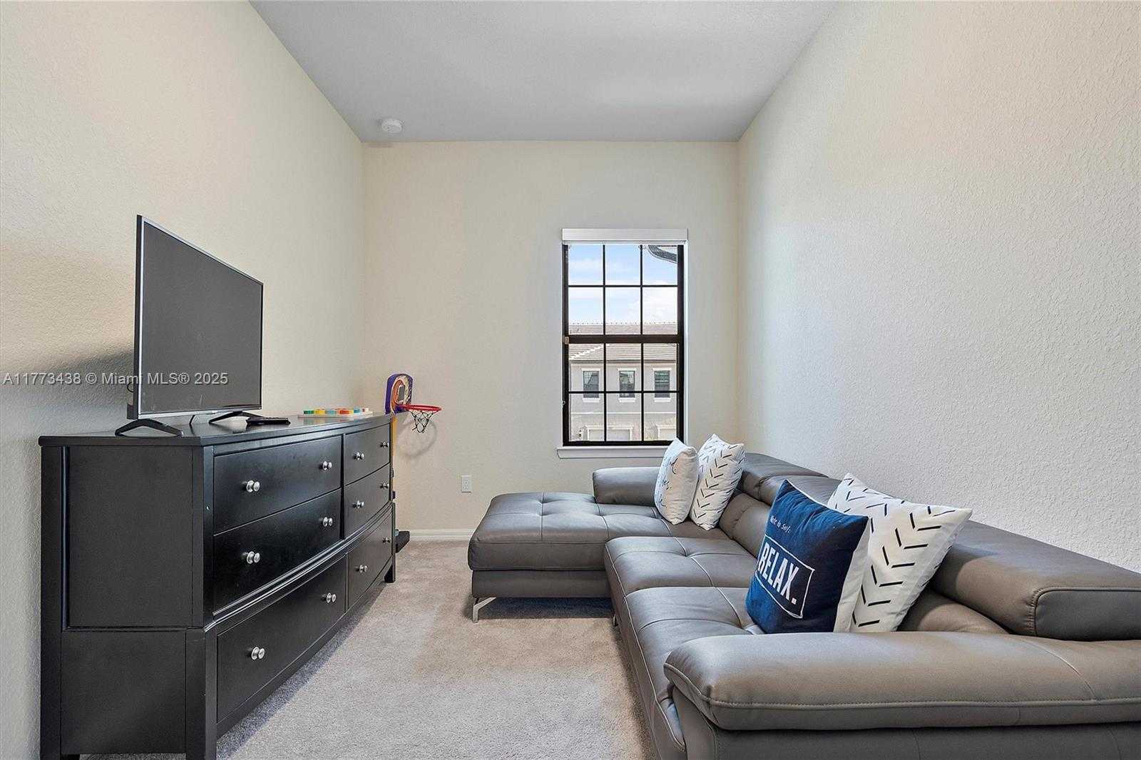 Small Image of 2157 SOUTH APPLETON CIR S #2157, Oakland Park Number 25