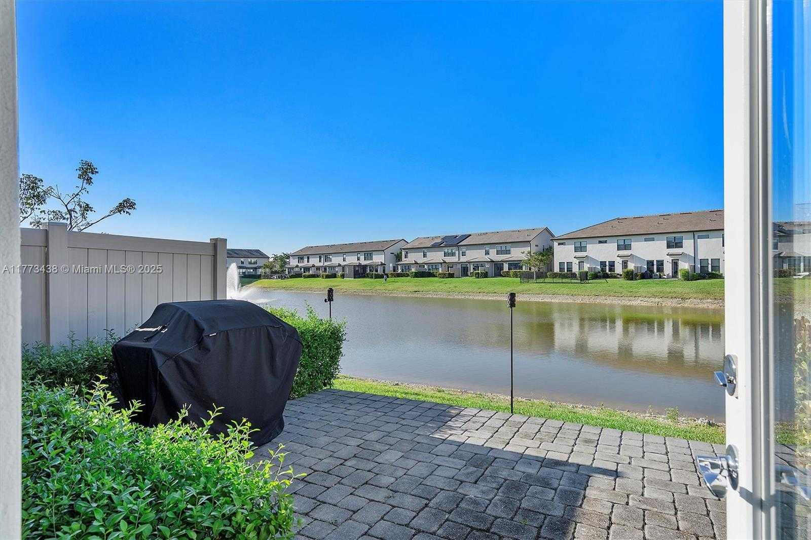 Small Image of 2157 SOUTH APPLETON CIR S #2157, Oakland Park Number 27