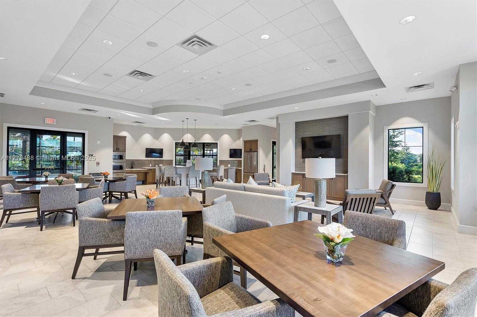 Small Image of 2157 SOUTH APPLETON CIR S #2157, Oakland Park Number 31