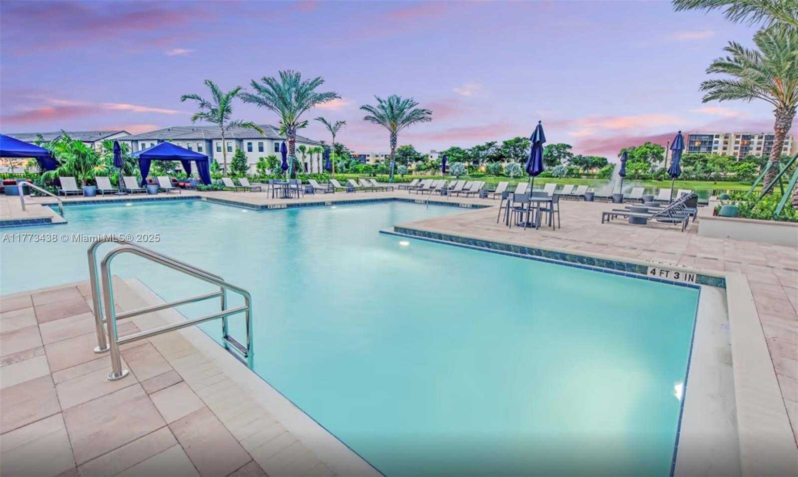 Small Image of 2157 SOUTH APPLETON CIR S #2157, Oakland Park Number 37