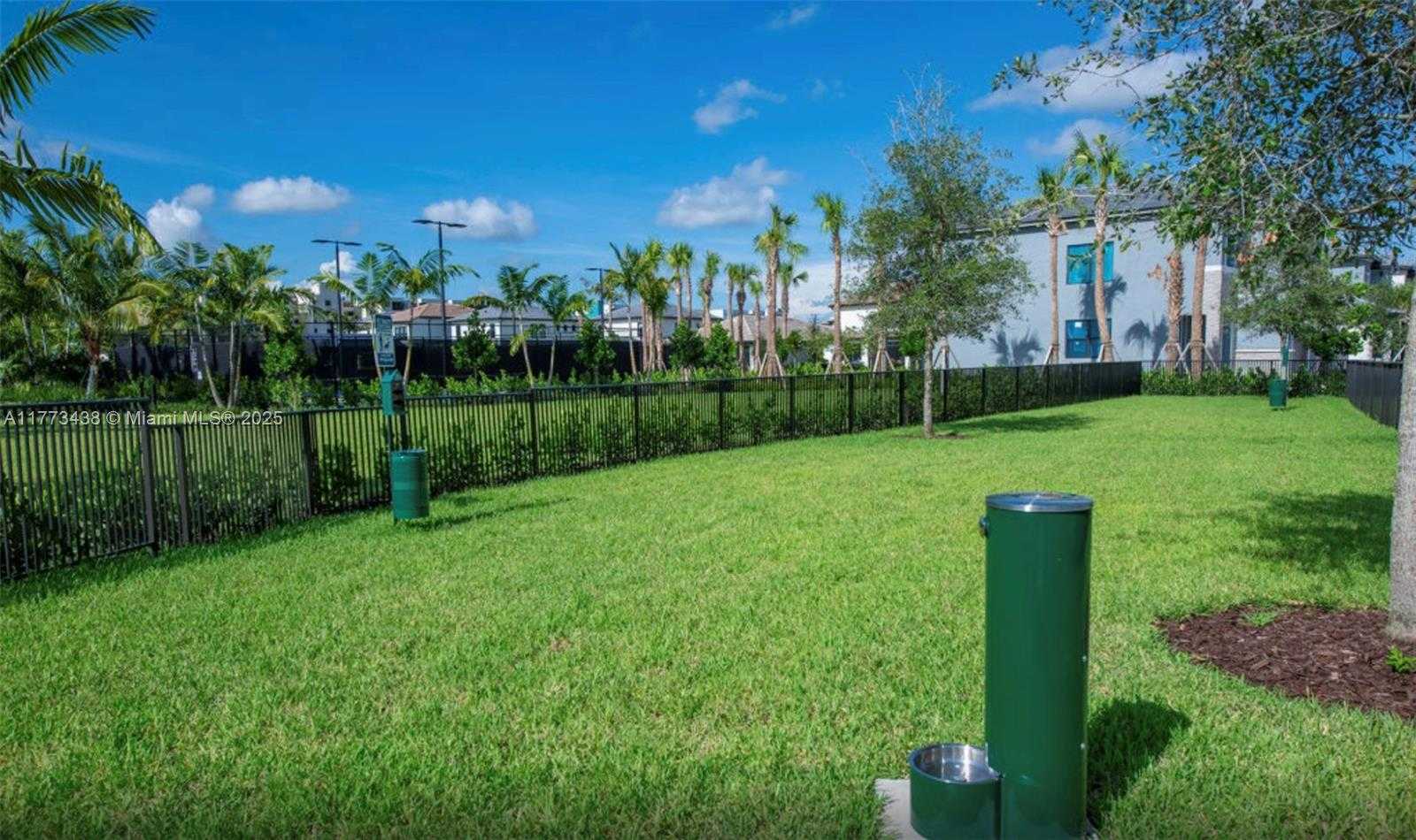 Small Image of 2157 SOUTH APPLETON CIR S #2157, Oakland Park Number 44