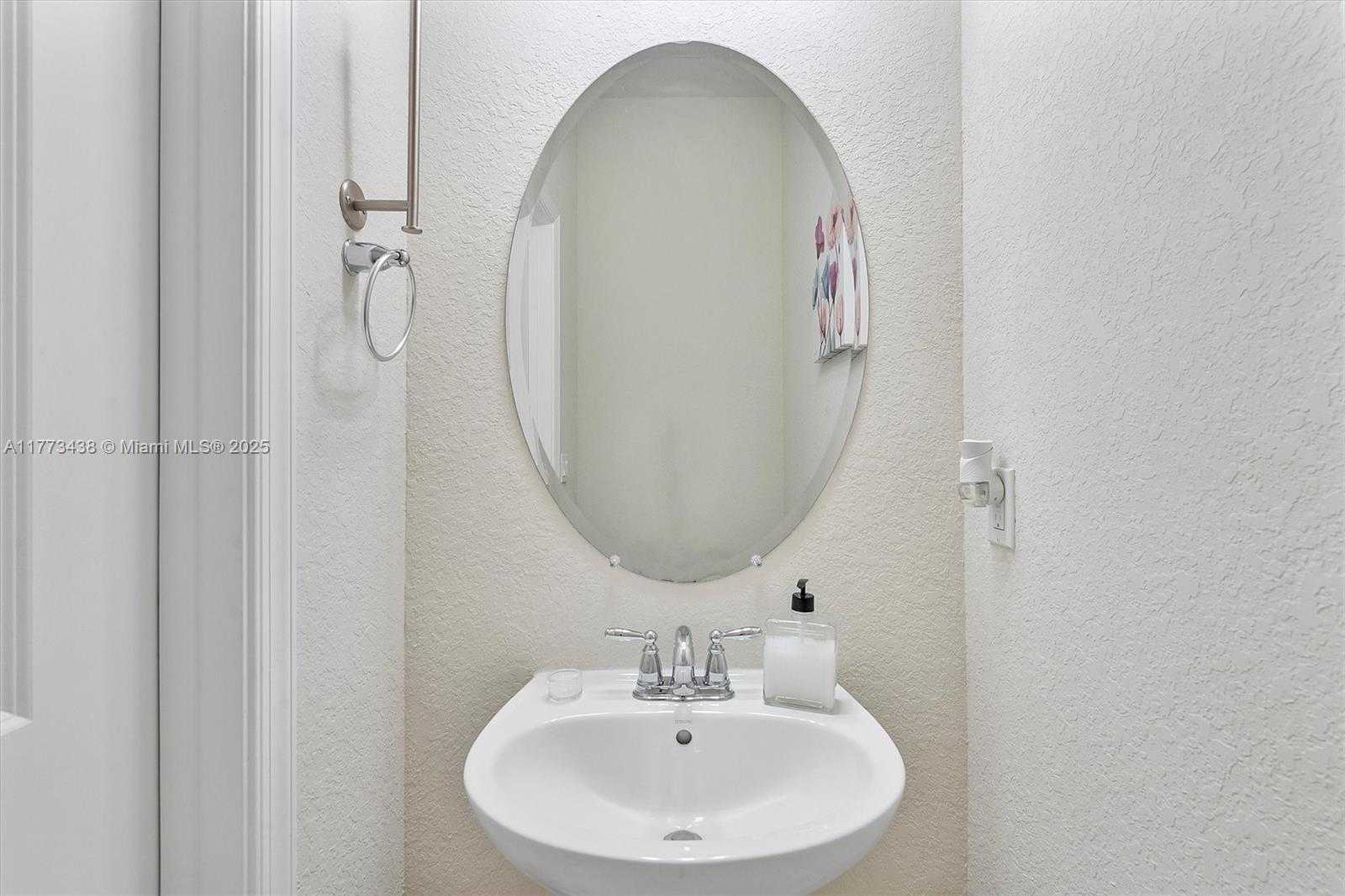 Small Image of 2157 SOUTH APPLETON CIR S #2157, Oakland Park Number 5