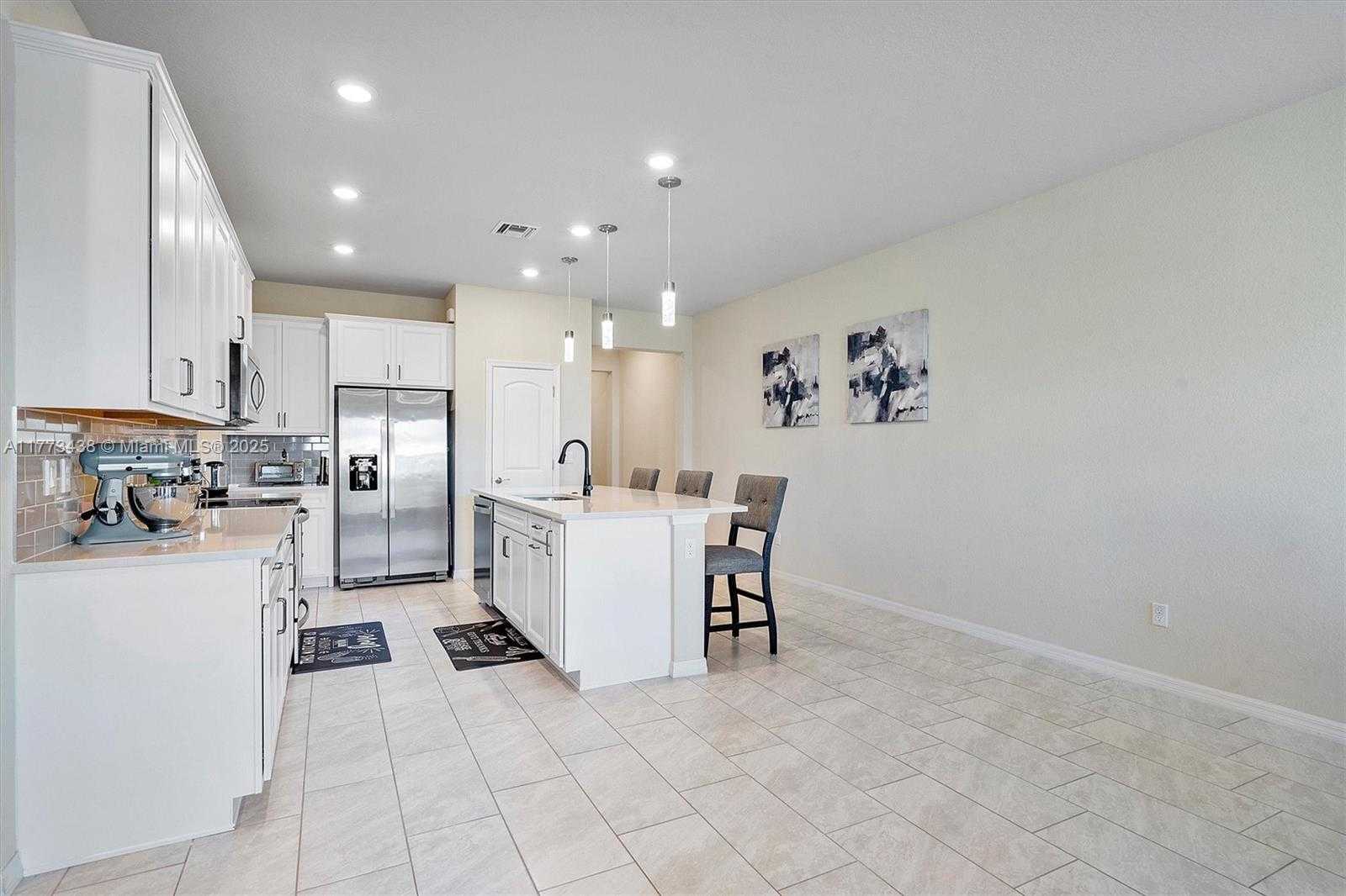 Small Image of 2157 SOUTH APPLETON CIR S #2157, Oakland Park Number 8