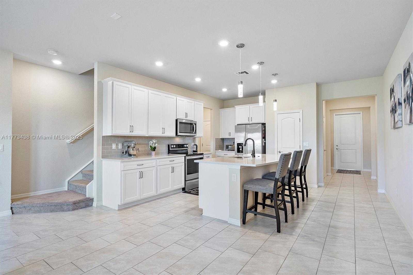 Small Image of 2157 SOUTH APPLETON CIR S #2157, Oakland Park Number 9