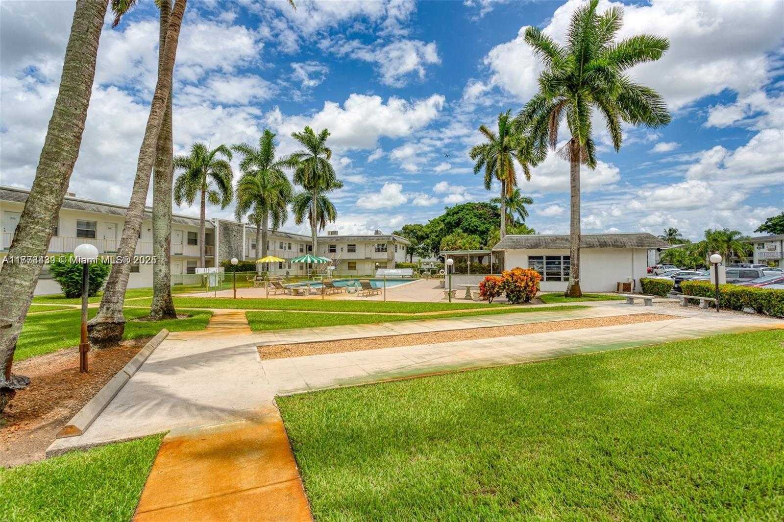 Small Image of 6191 SOUTH WEST 37TH ST #110, Davie Number 10