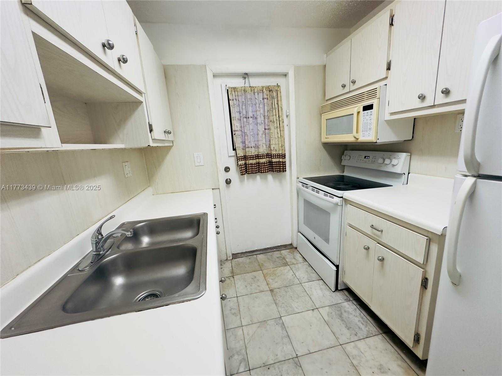 Small Image of 6191 SOUTH WEST 37TH ST #110, Davie Number 2