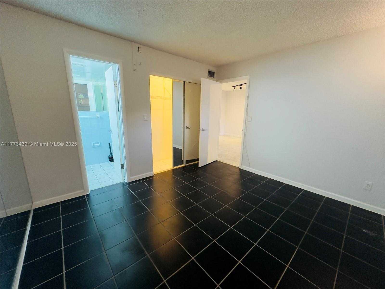 Small Image of 6191 SOUTH WEST 37TH ST #110, Davie Number 4