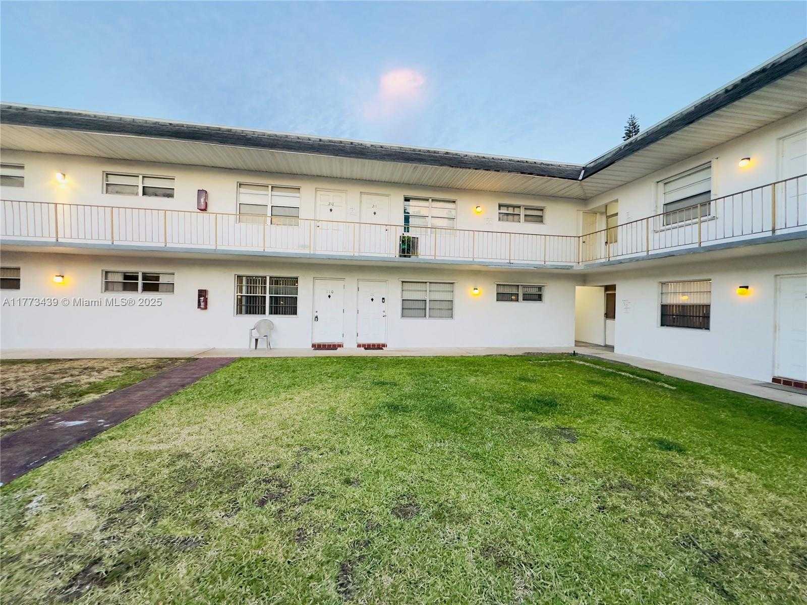 Small Image of 6191 SOUTH WEST 37TH ST #110, Davie Number 9