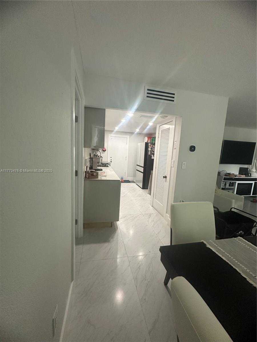 Small Image of 1080 94 ST #110, Bay Harbor Islands Number 12