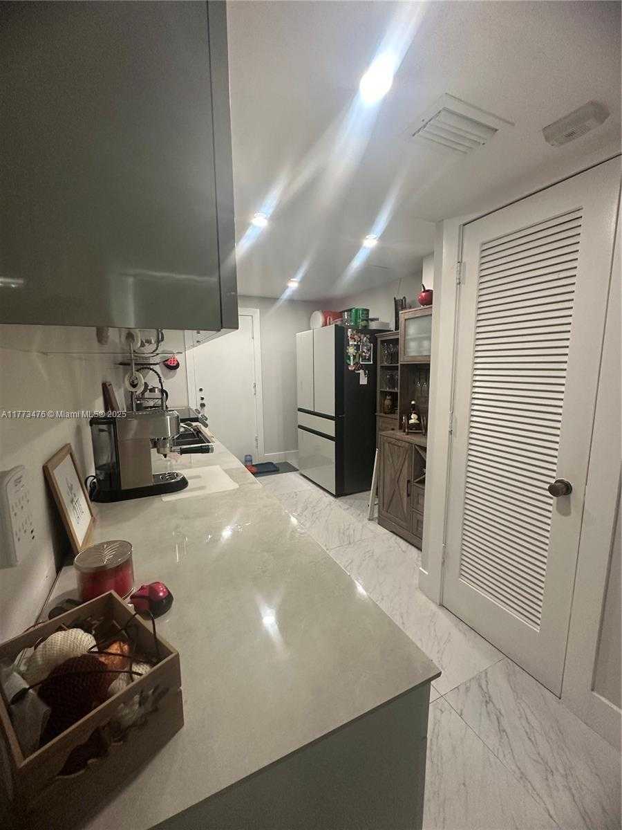 Small Image of 1080 94 ST #110, Bay Harbor Islands Number 13