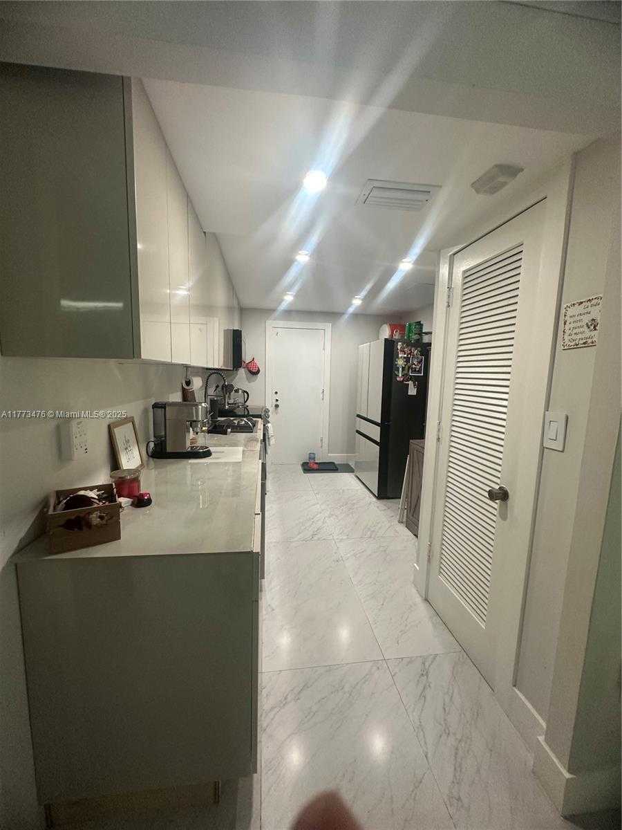 Small Image of 1080 94 ST #110, Bay Harbor Islands Number 14