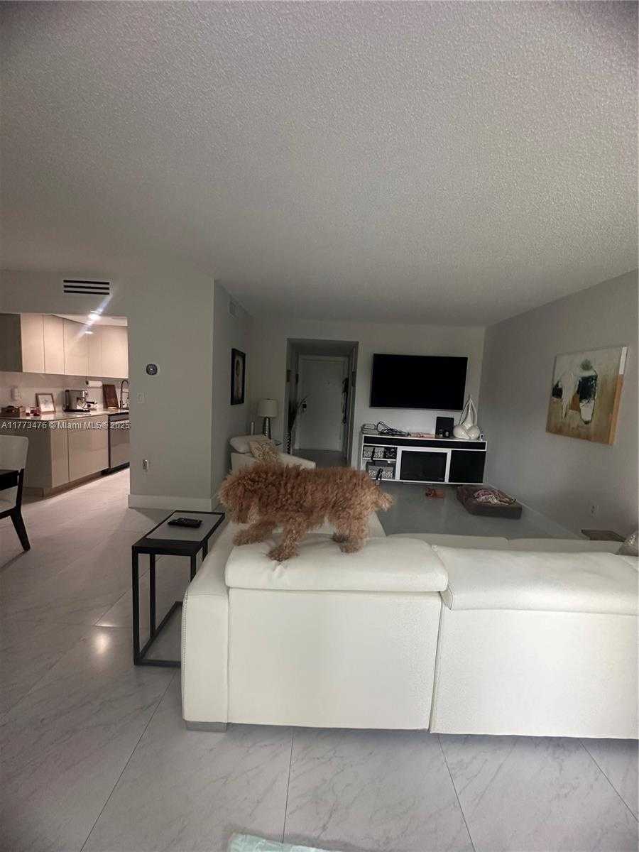 Small Image of 1080 94 ST #110, Bay Harbor Islands Number 17
