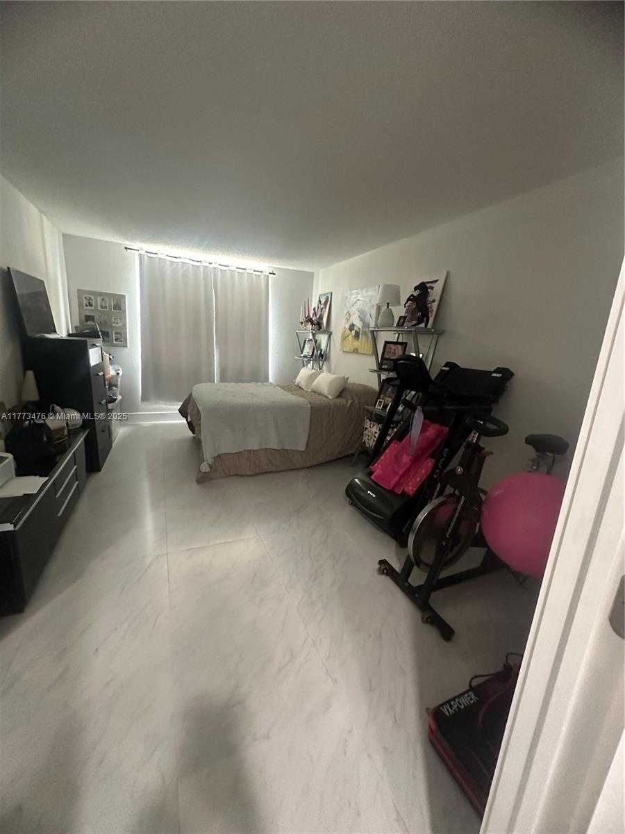 Small Image of 1080 94 ST #110, Bay Harbor Islands Number 7