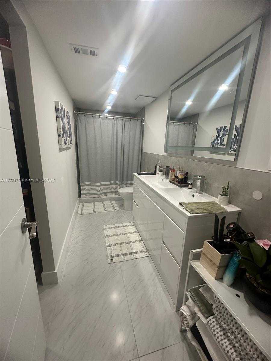 Small Image of 1080 94 ST #110, Bay Harbor Islands Number 8